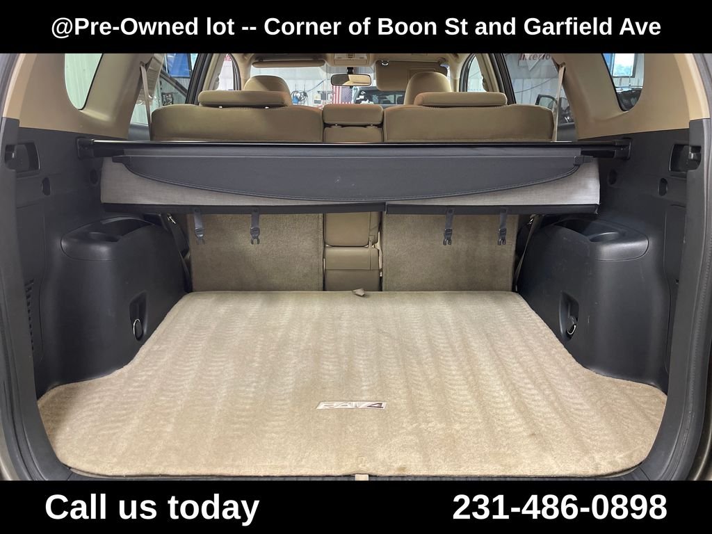 Used 2011 Brown Toyota Base image 26