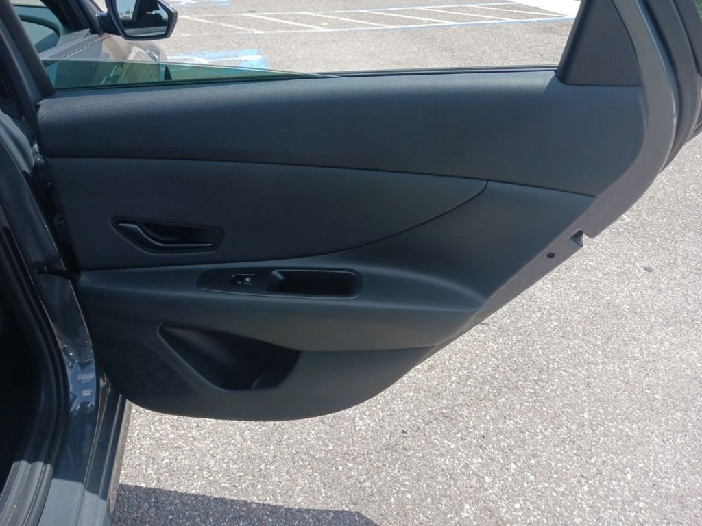 Used 2025 Gray Hyundai SEL Sport image 20