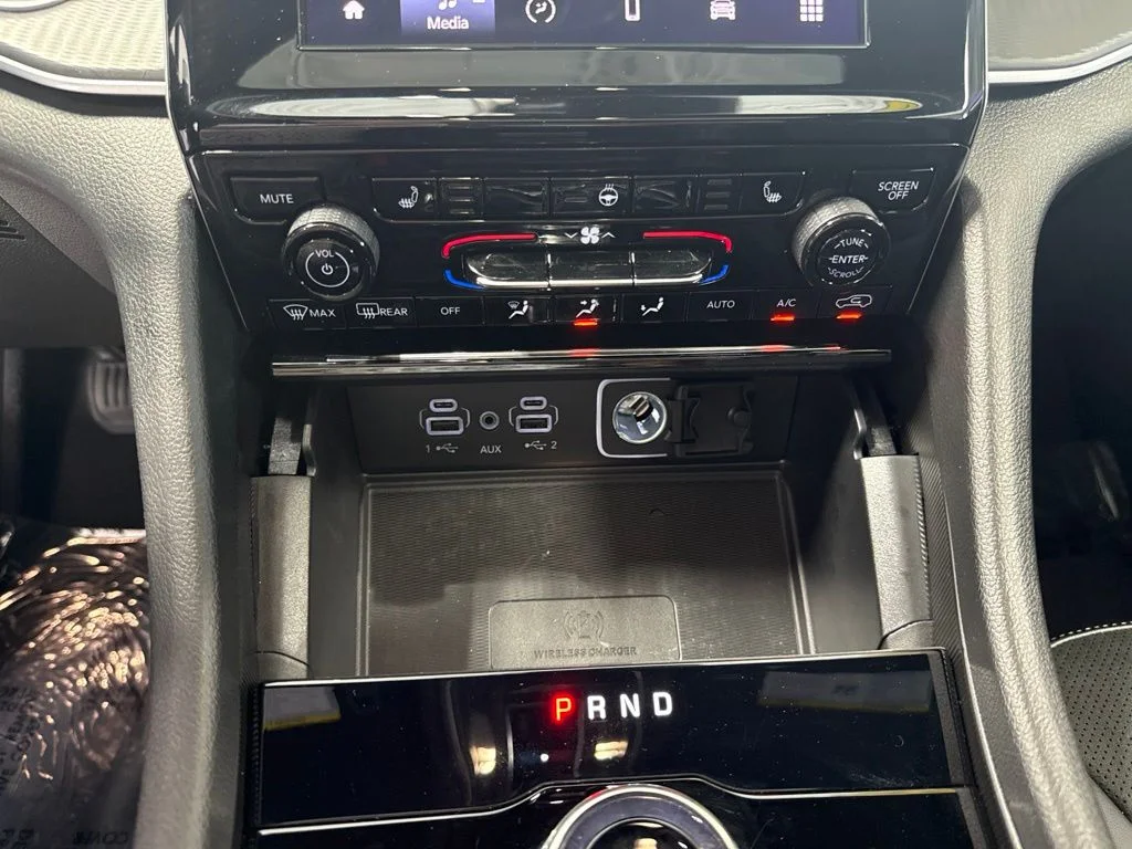 2025 Jeep Grand Cherokee Altitude - Photo 17