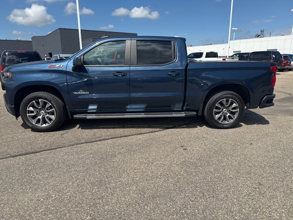 Used 2019 Blue Chevrolet RST image 4