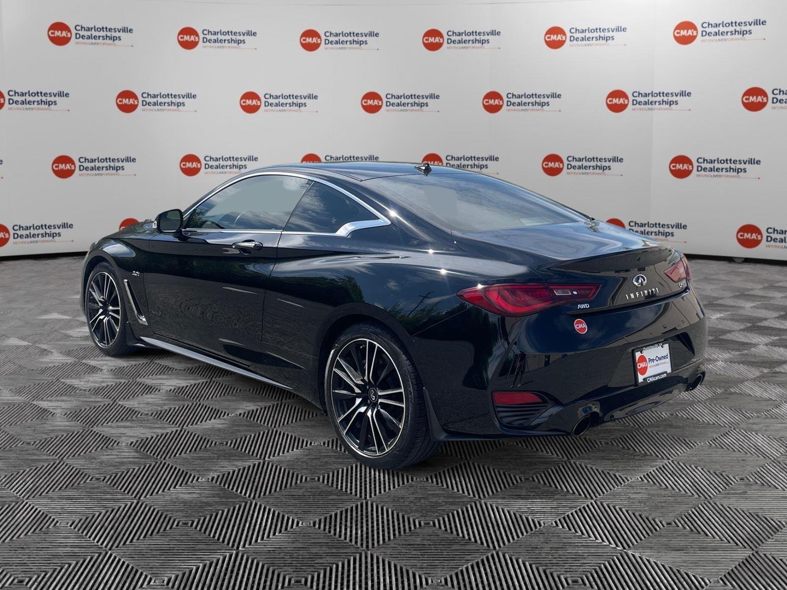 Used 2018 Black Obsidian INFINITI SPORT image 3