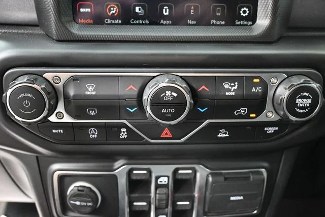 Used 2022 Gray Jeep Mojave image 34