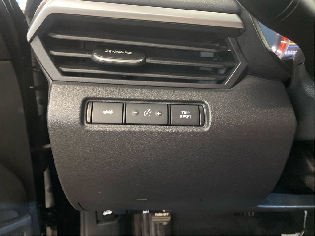 Used 2022 Black Nissan 2.5 SV image 13