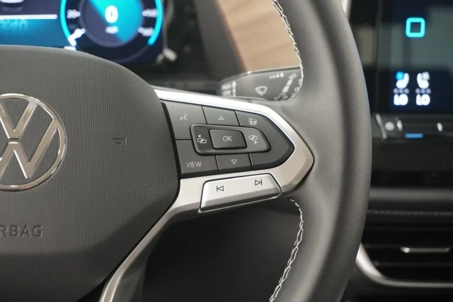 2026 Volkswagen Atlas SE w/Tech - Photo 32