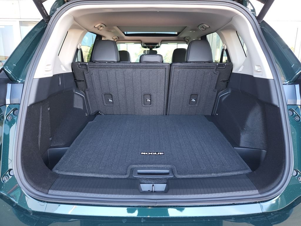 New 2026 Obsidian Green Pearl Nissan Dark Armor image 9