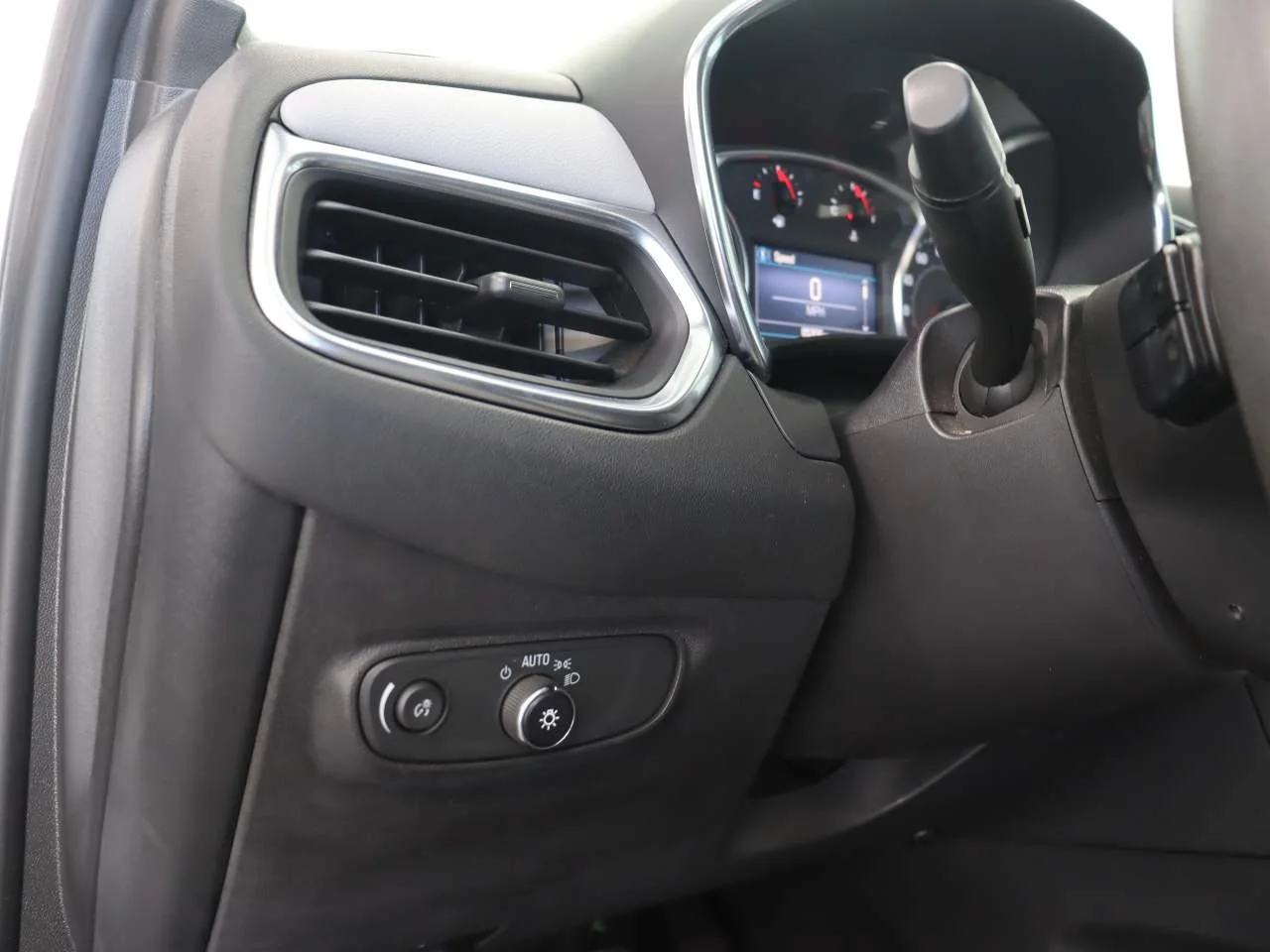 2023 Chevrolet Equinox LS - Photo 13