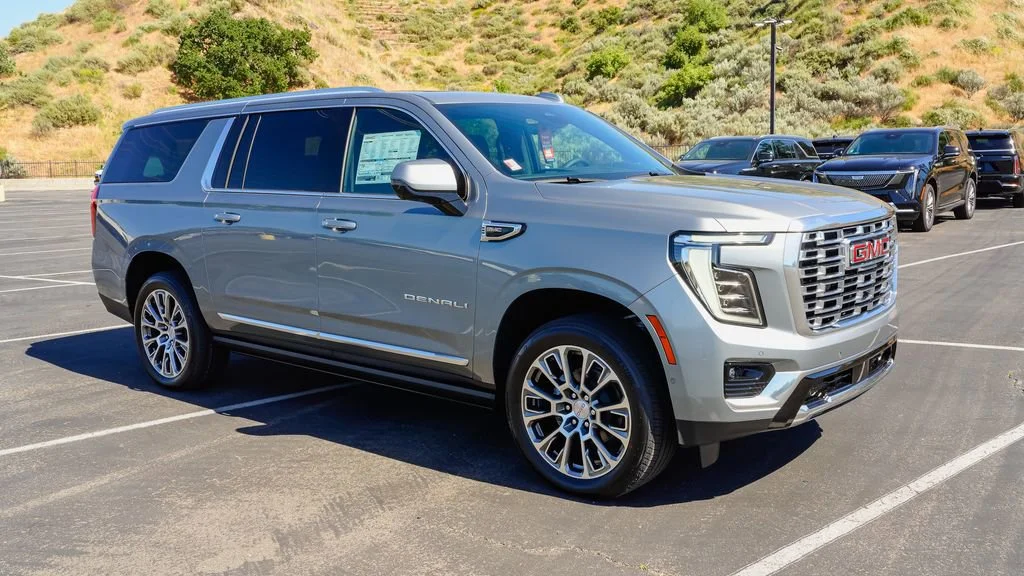 2026 GMC Yukon XL Denali - Photo 6