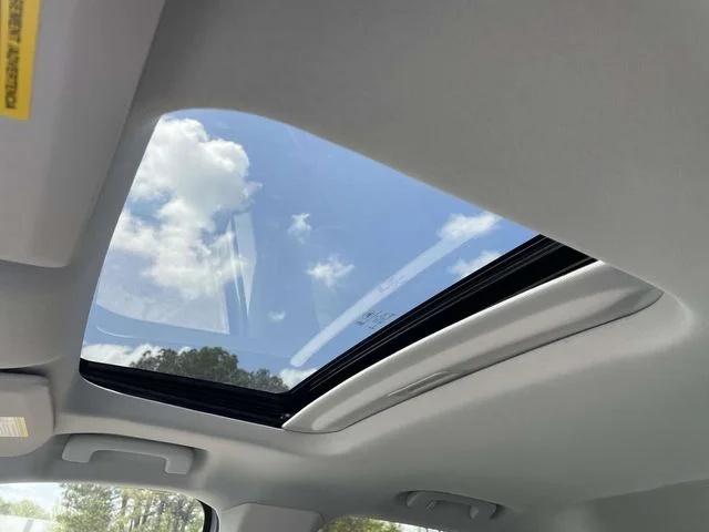 New 2025 White Ford XLT image 14
