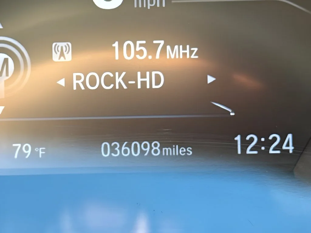 Used 2022 White Honda EX image 23