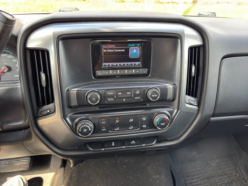 Used 2015 Silver Ice Metallic Chevrolet LT image 8