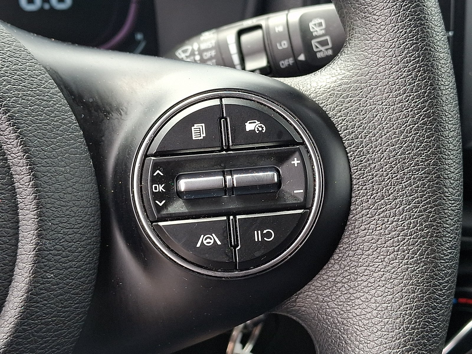 Used 2024 Snow White Pearl - SWP Kia LX image 21