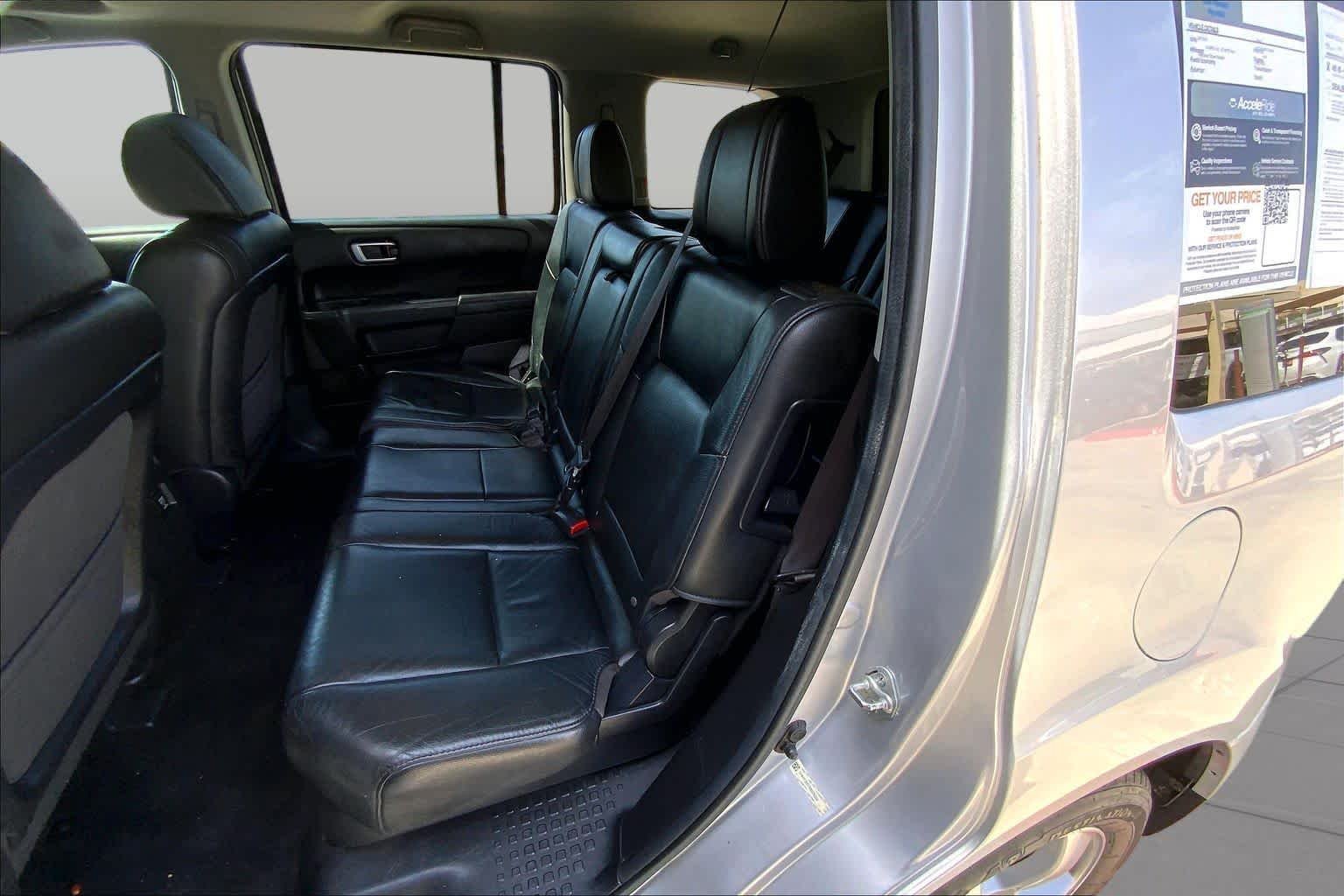 Used 2013 Alabaster Silver Metallic Honda EX-L image 19