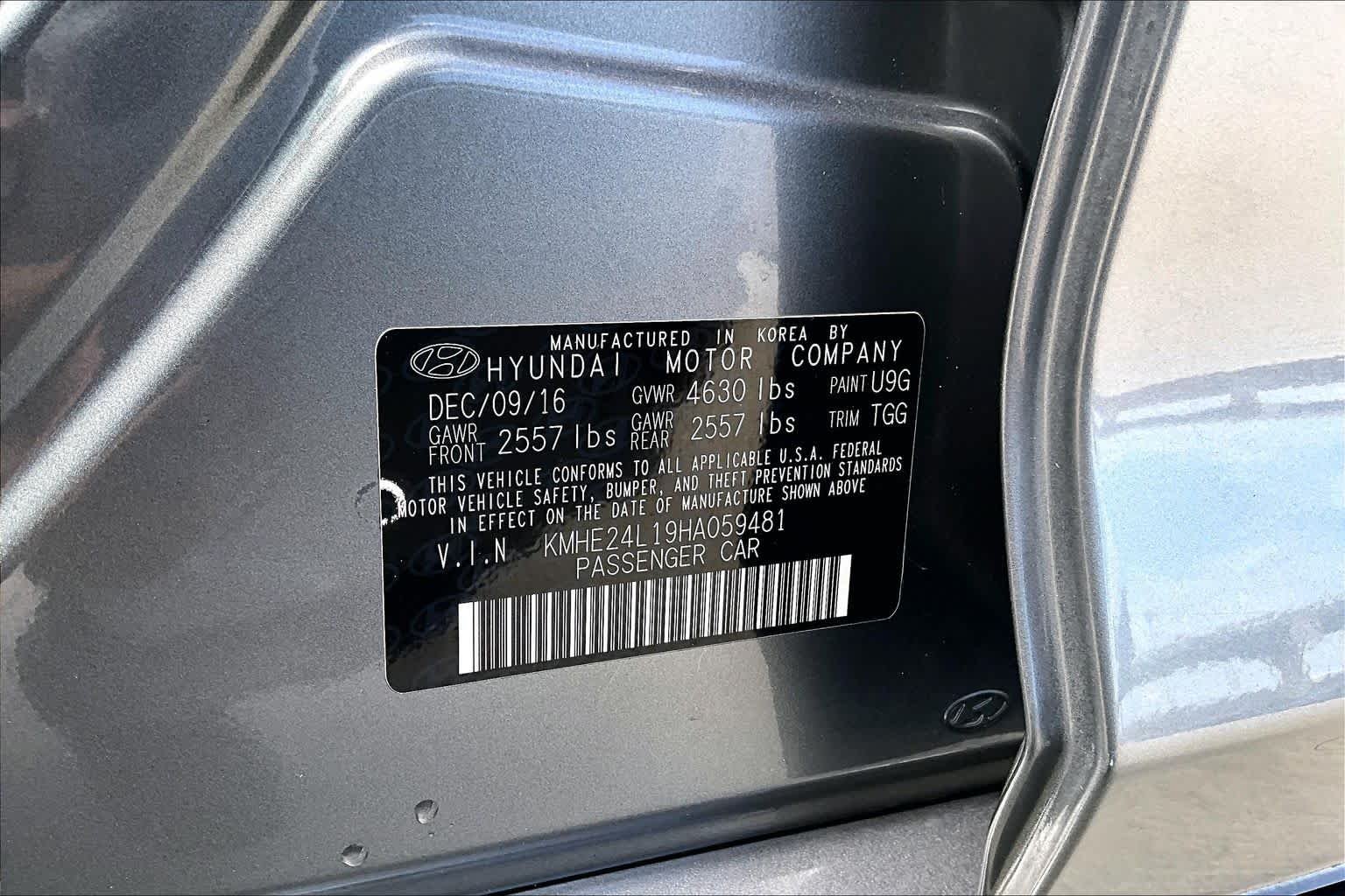 Used 2017 Metropolis Gray Hyundai SE image 31