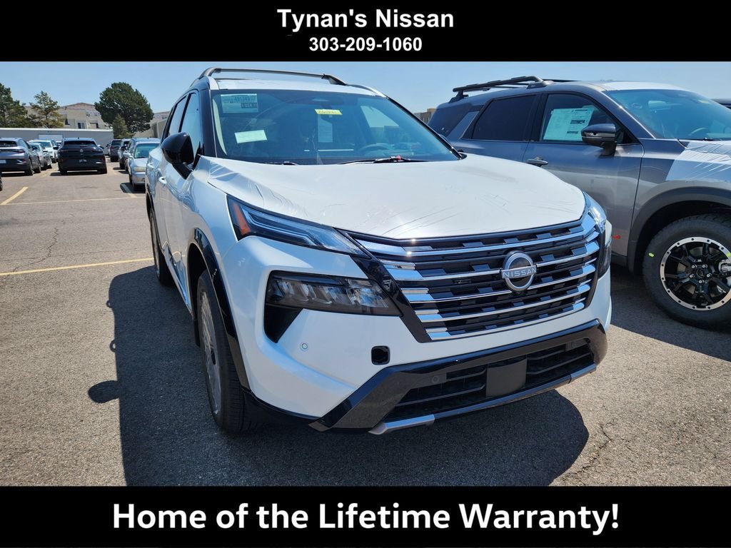 New 2026 Everest White Pearl TriCoat / Super Black Two-tone Nissan Platinum image 1