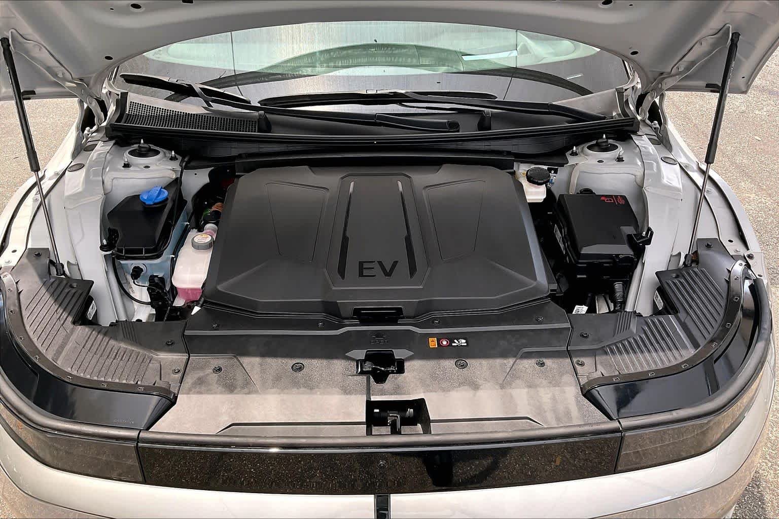 Certified Used 2025 Cyber Gray Hyundai Limited image 31