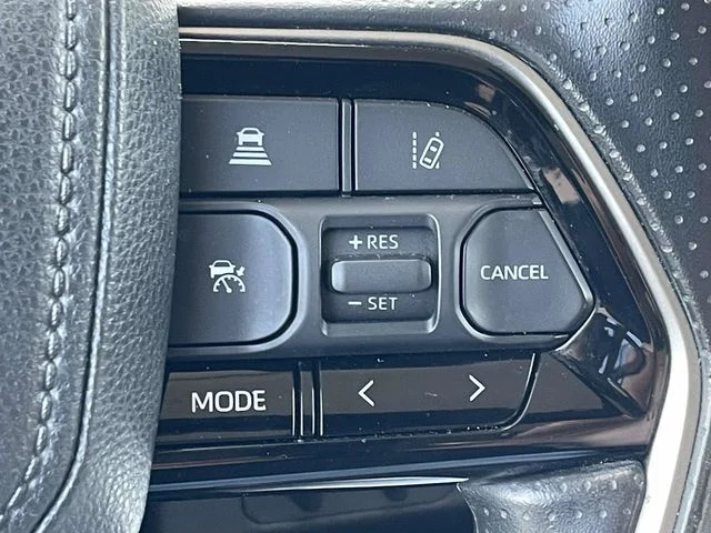 Used 2023 Ice Cap Toyota SR5 image 18