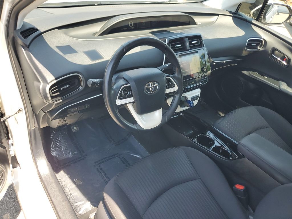 Used 2017 Classic Silver Metallic Toyota Plus image 17
