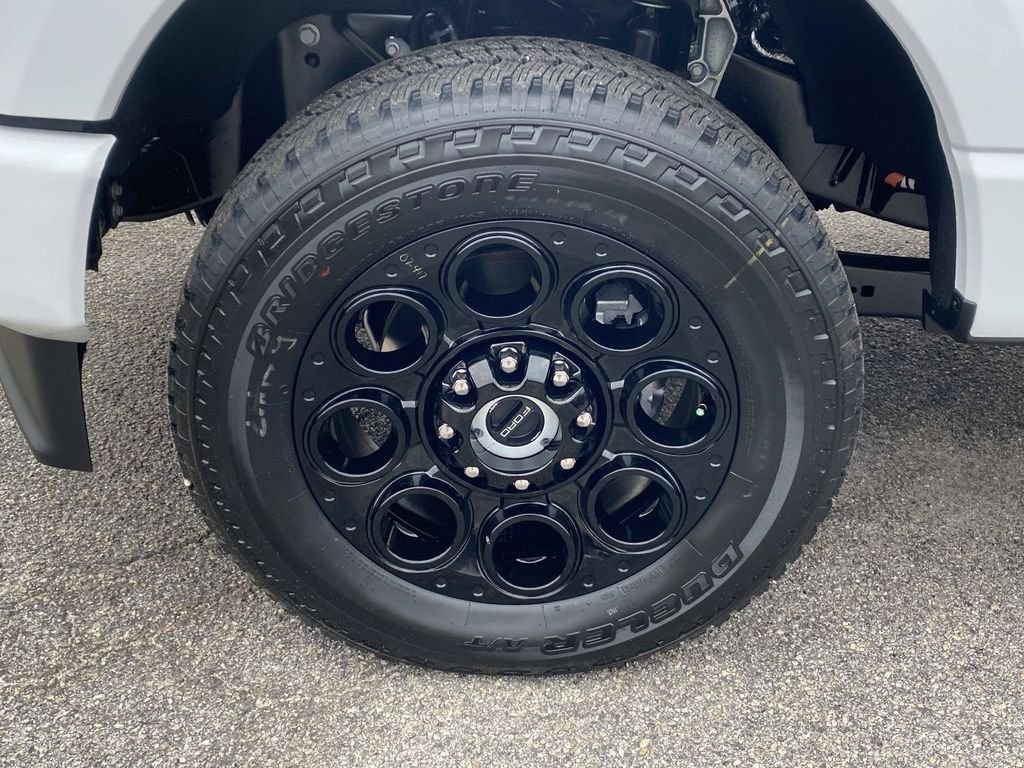 New 2026 Oxford White Ford F-350® Lariat® image 7