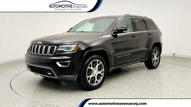 2018 Jeep Grand Cherokee Sterling Edition 4x2 *Ltd Avail* Luxury & Active Safety Groups