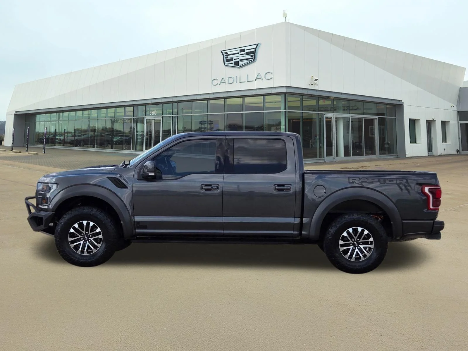 Used 2019 Magnetic Ford Raptor image 3