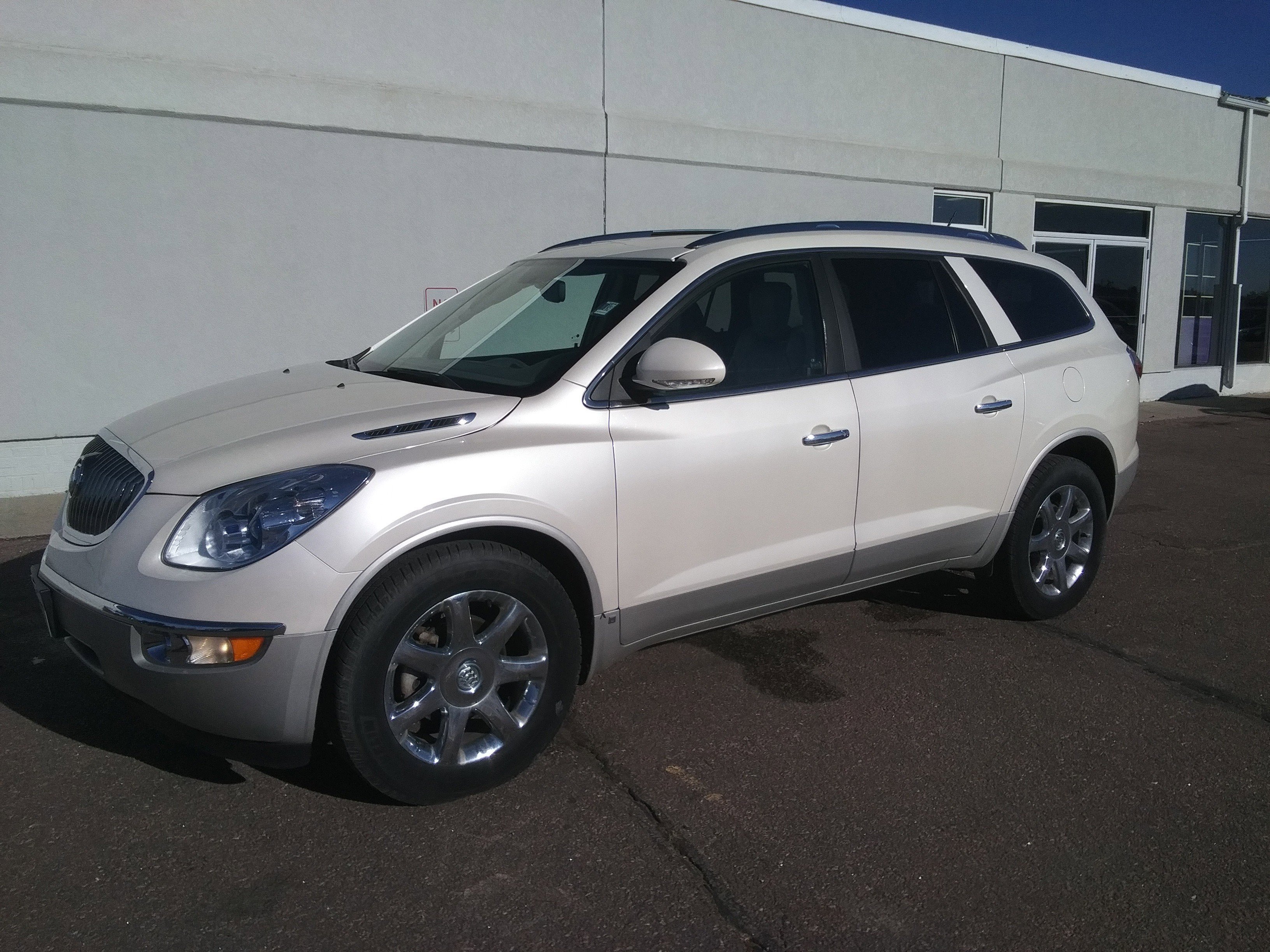 Used 2009 Buick Enclave CXL with VIN 5GAEV23D29J202073 for sale in Aberdeen, SD