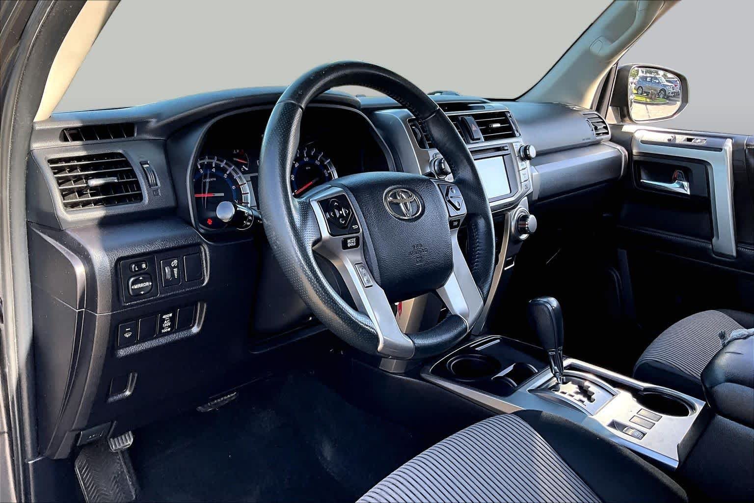 Used 2016 Magnetic Gray Metallic Toyota SR5 image 16