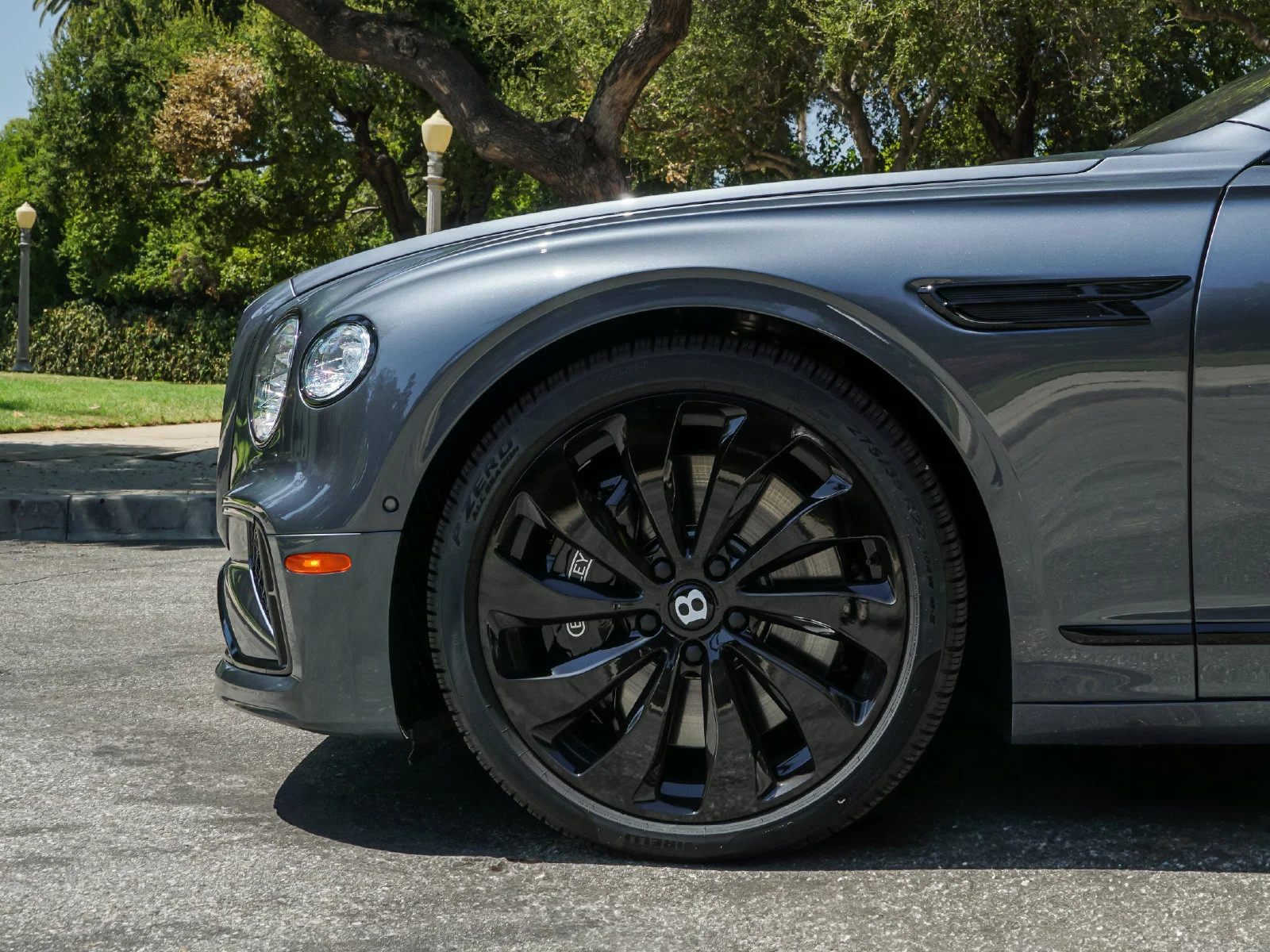 2025 Bentley Flying Spur - Photo 11