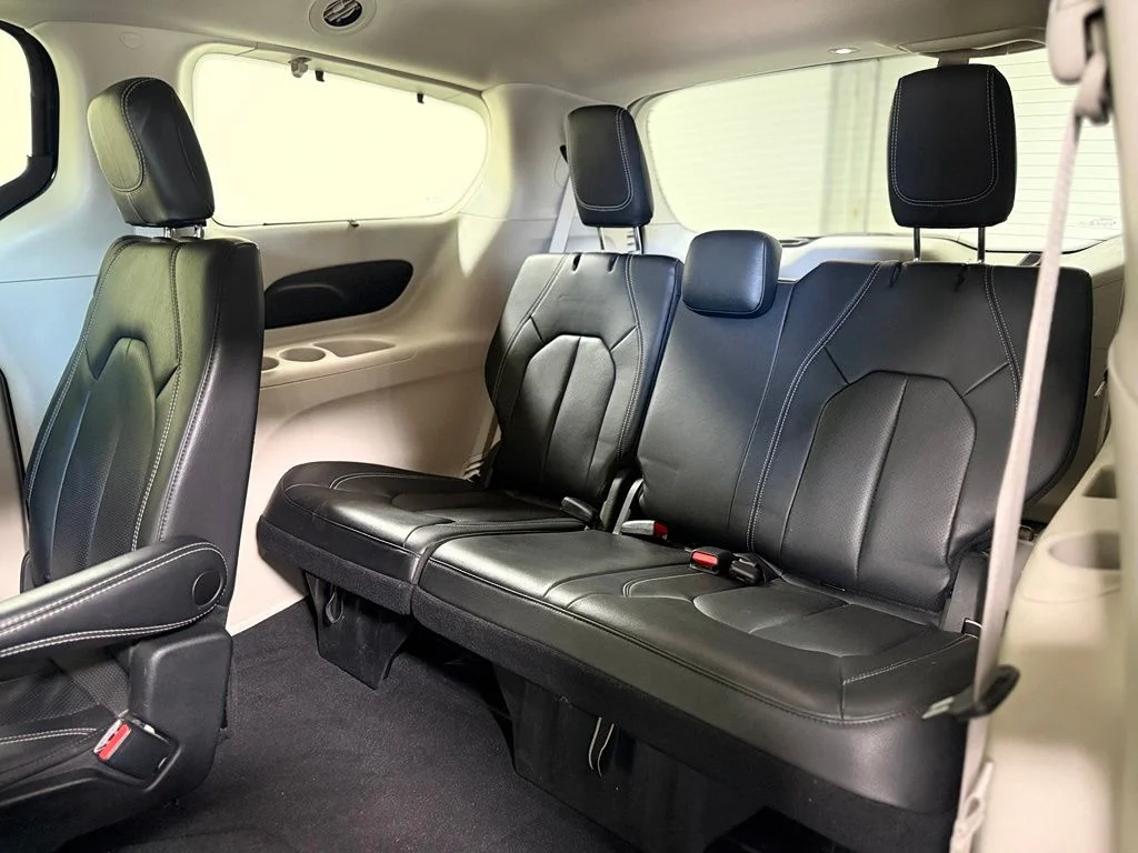 Used 2022 Blue Chrysler Touring L image 21