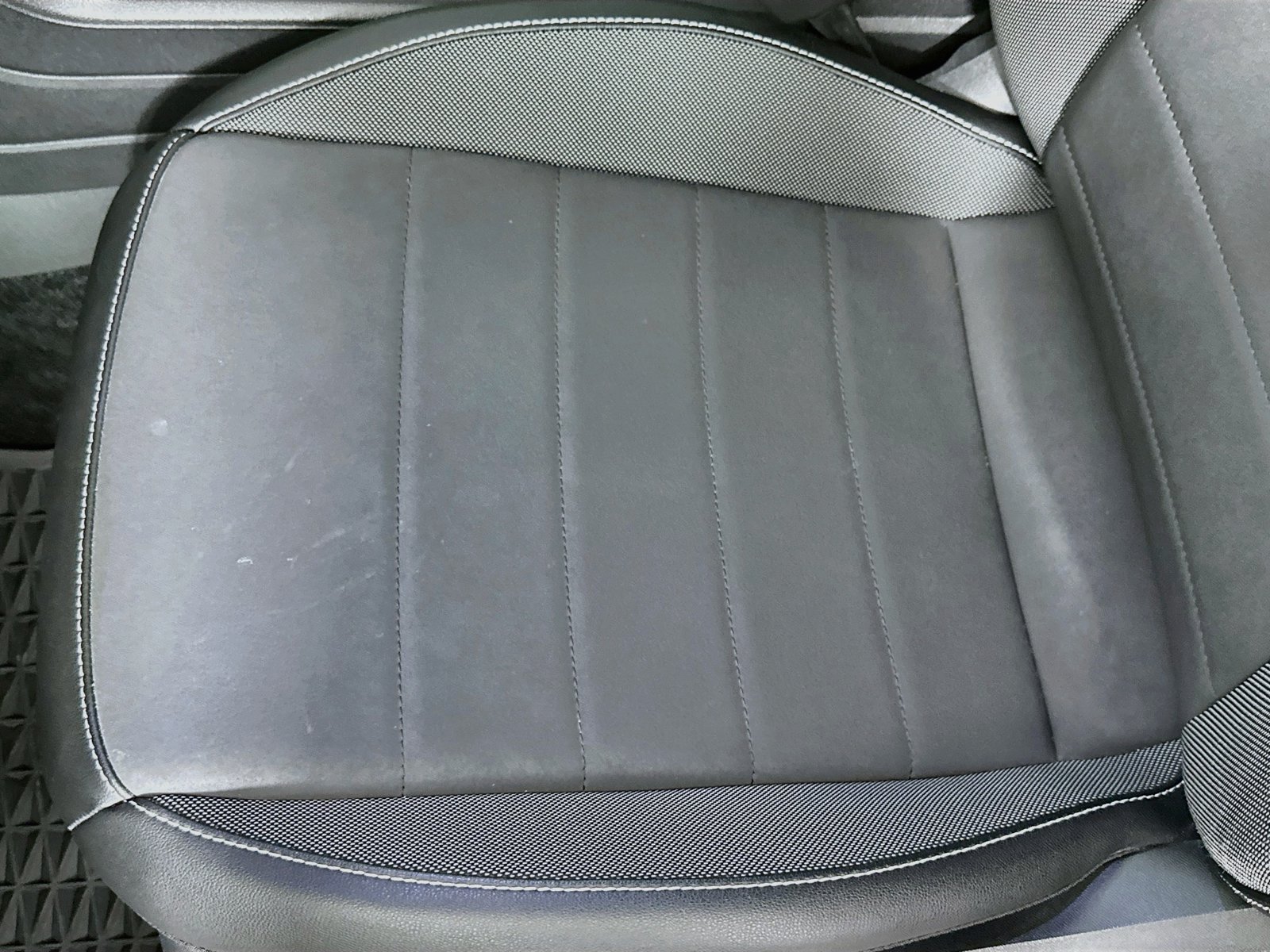 Used 2022 Platinum Gray Metallic Volkswagen 1.5T SE image 19