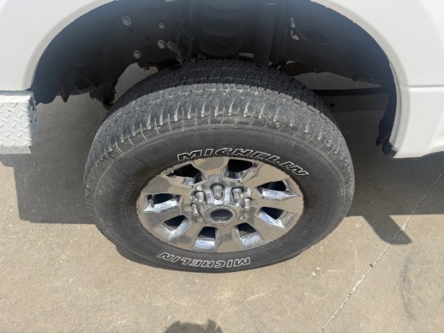 Used 2018 White Ford LARIAT image 9