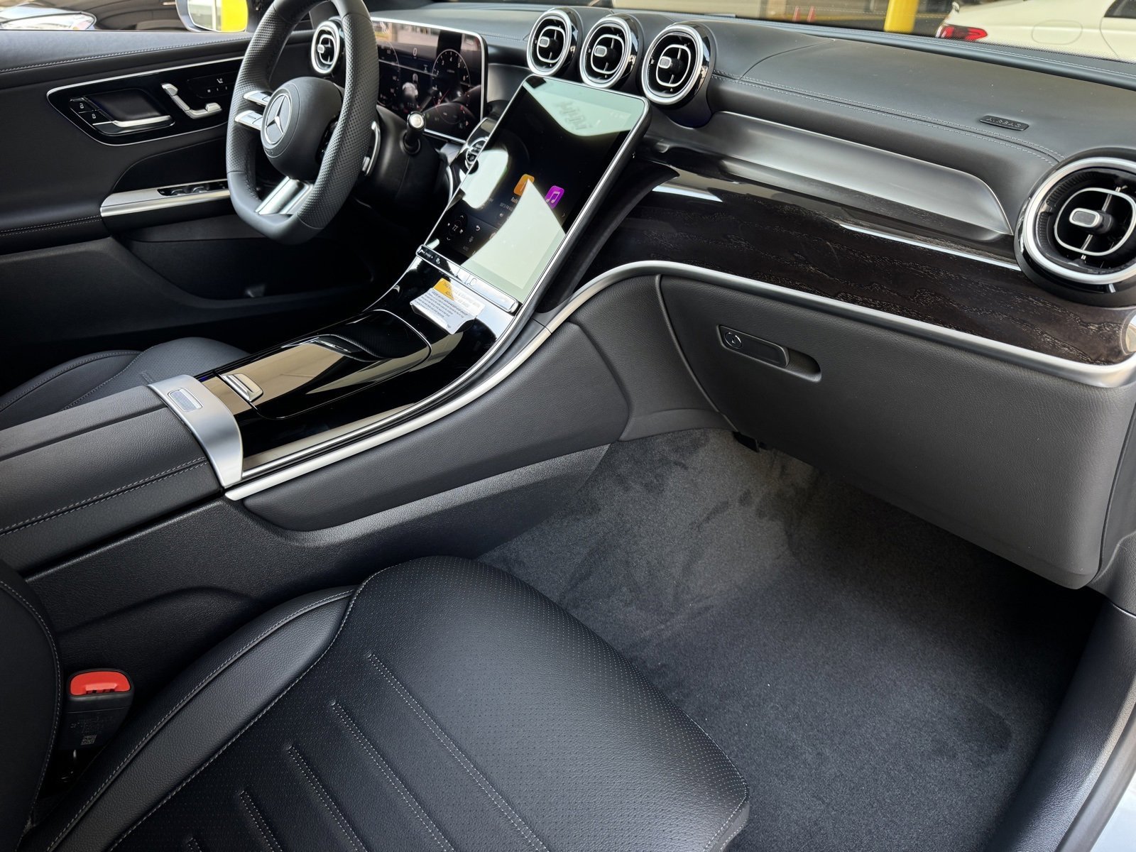 New 2026 Cirrus Silver Metallic Mercedes-Benz GLC 300 image 35