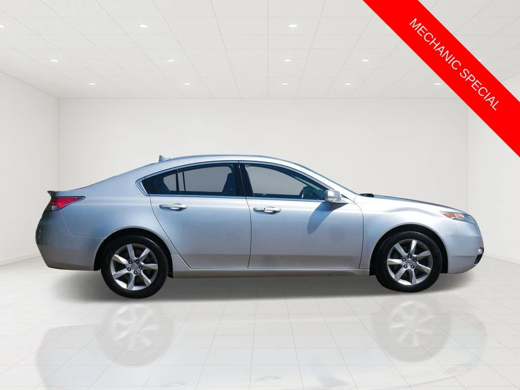 Used 2012  Acura 3.5 image 2