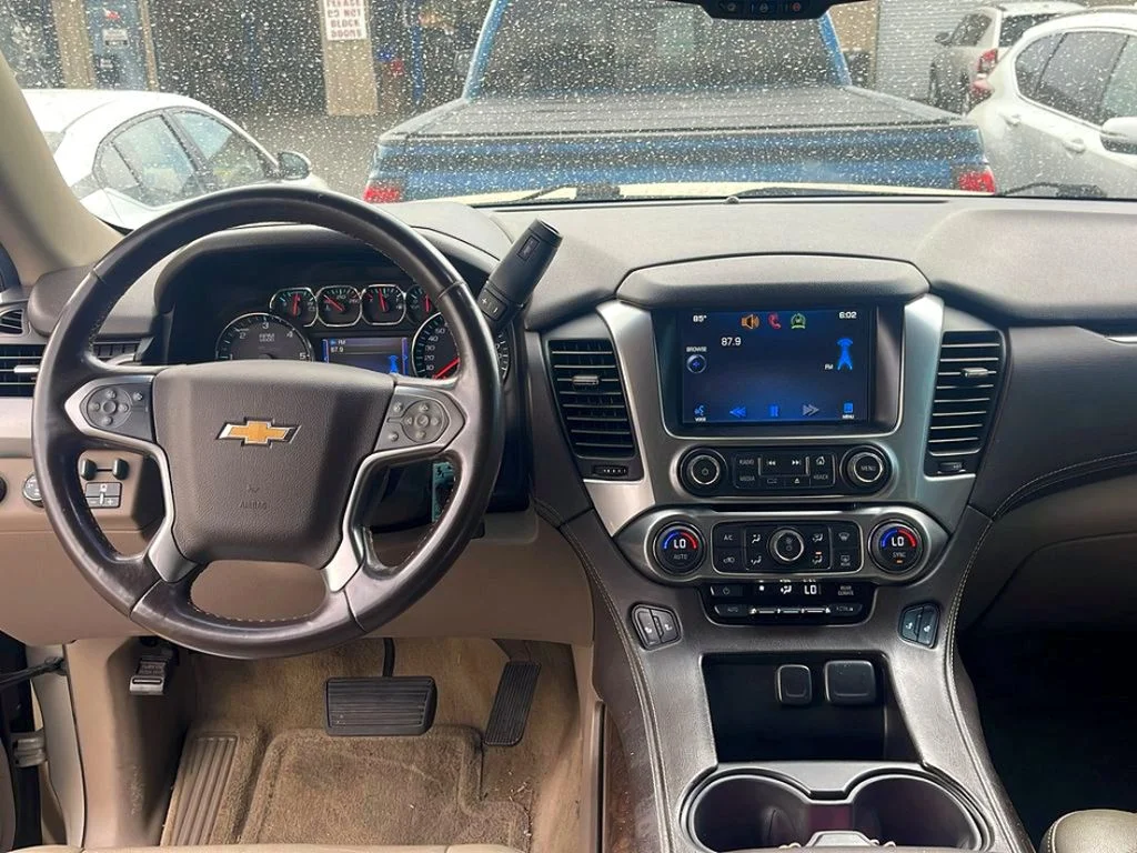 Used 2015 CHAMPAGNE SILVER METALLIC Chevrolet LT image 11