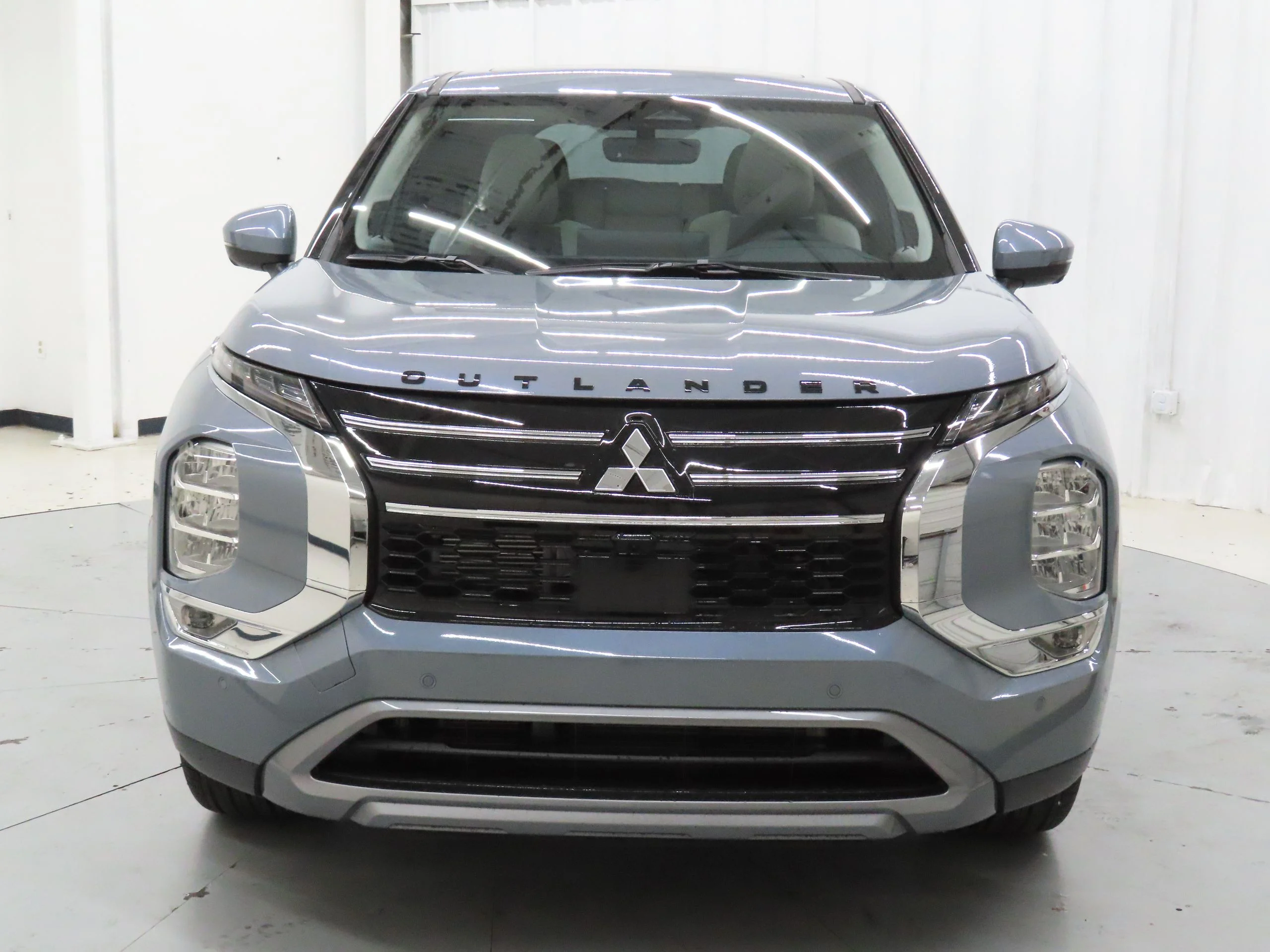 New 2026 Gray Mitsubishi SE image 6