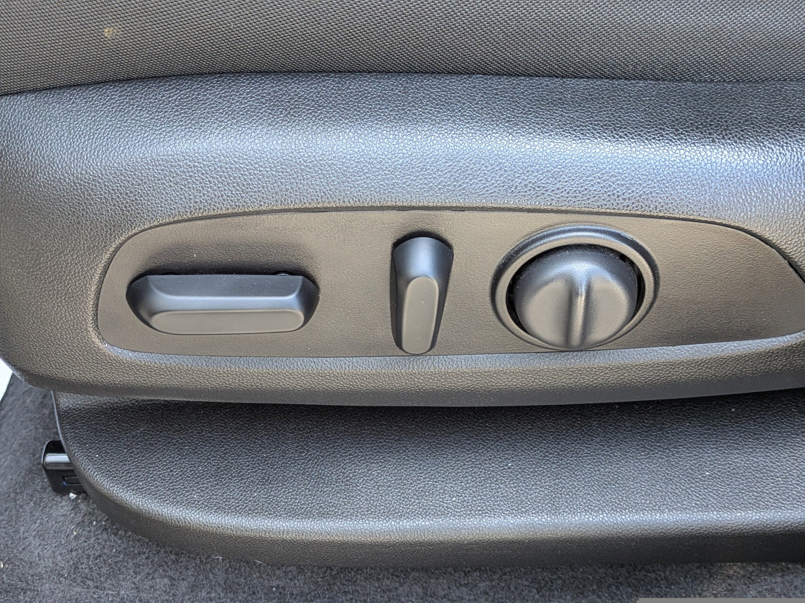 Used 2021 Pewter Metallic Chevrolet LT image 19