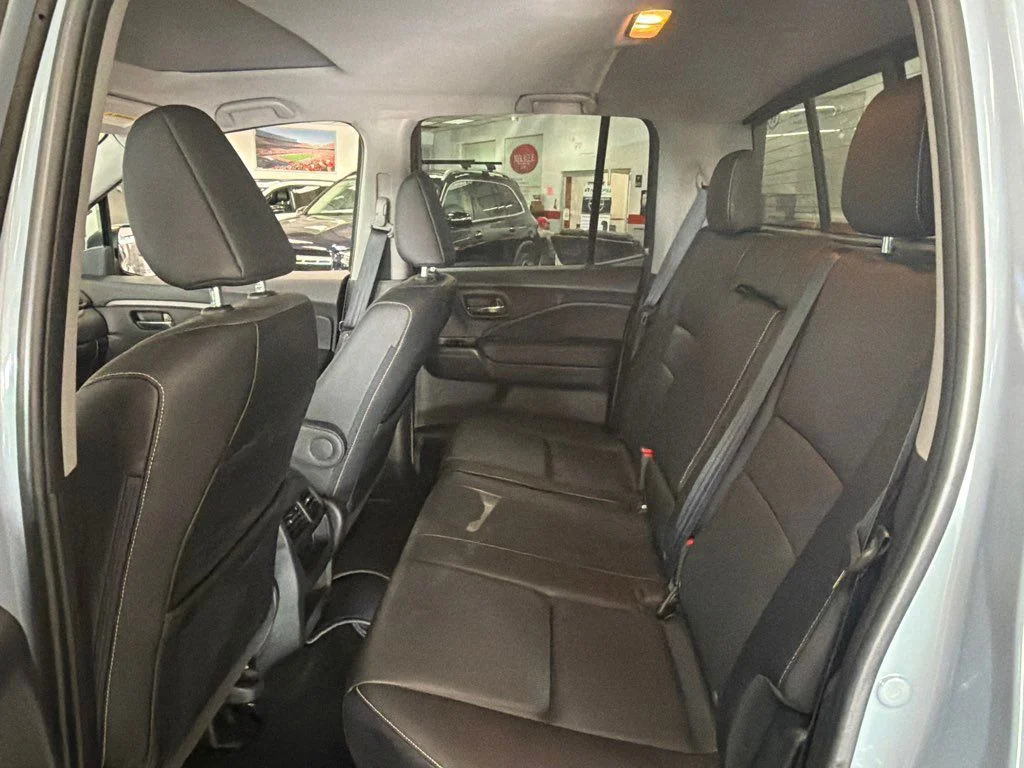 Used 2023  Honda RTL image 3