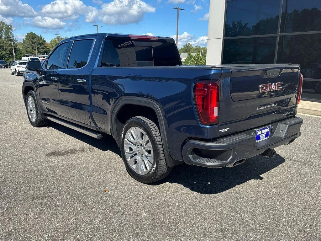 Used 2022 Pacific Blue Metallic GMC 