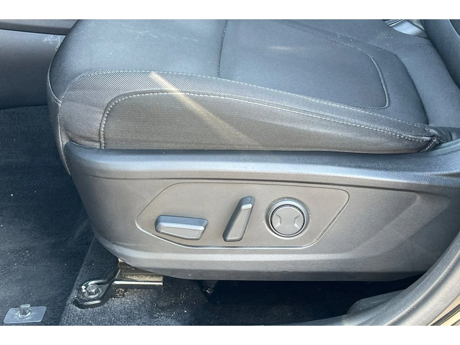 Used 2022 Phantom Black Hyundai SEL image 14