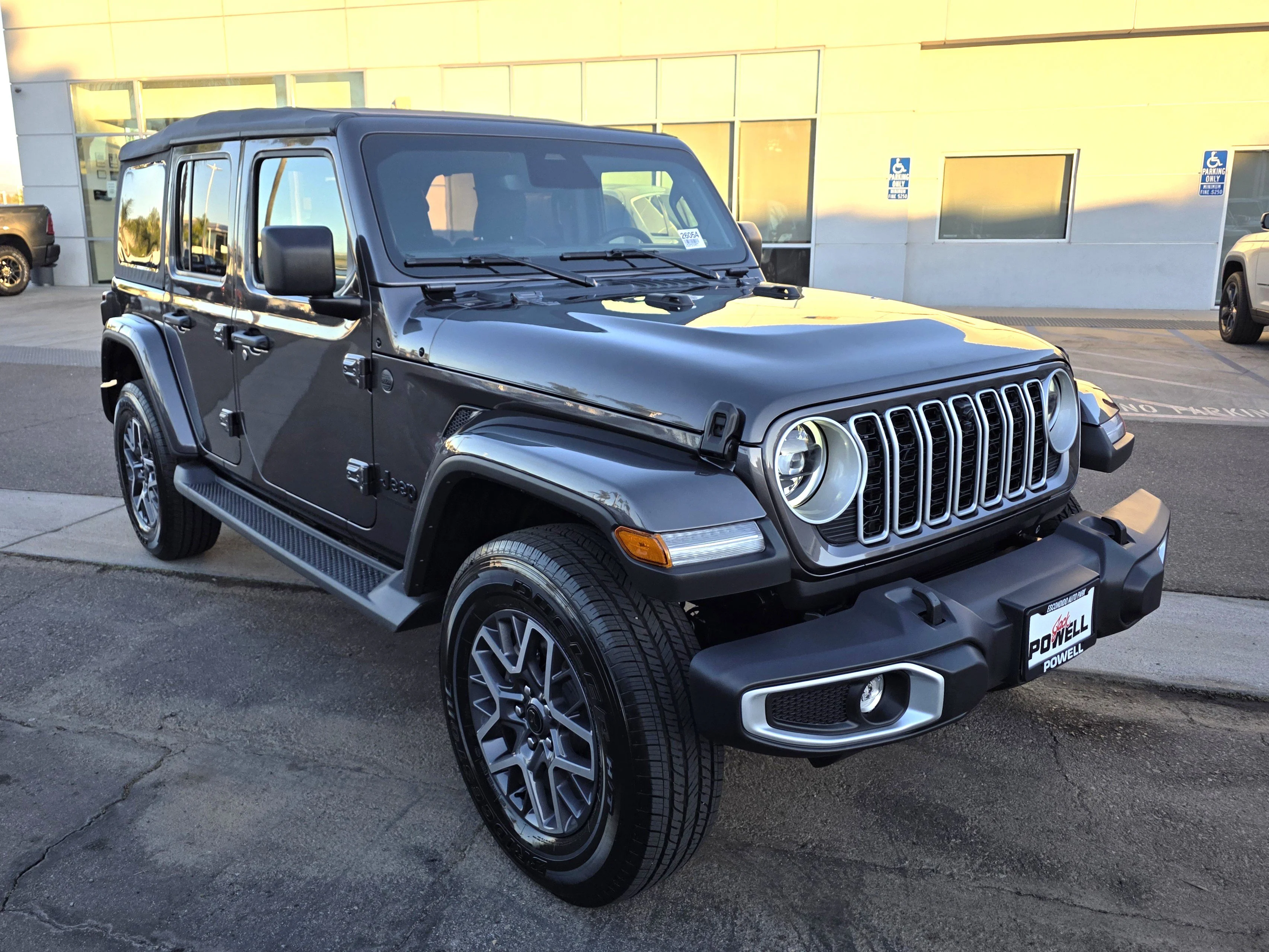 New 2026 Crystal Metallic Jeep Sahara image 6