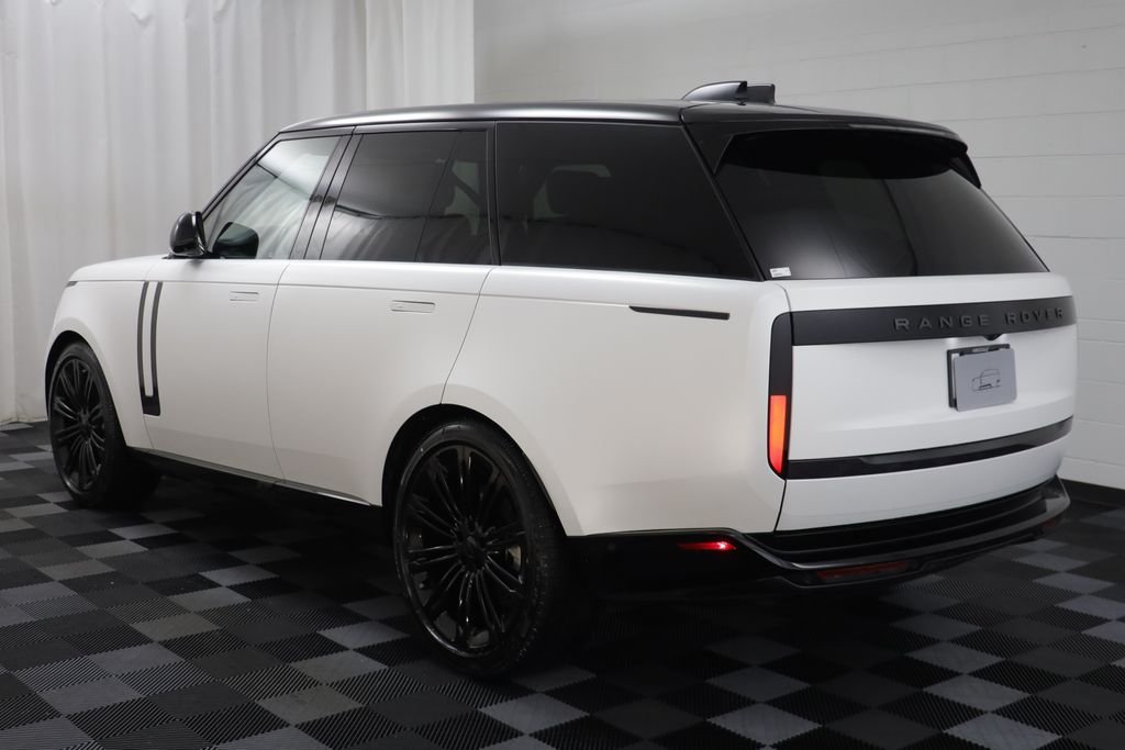 New 2026 Icy White Satin LAND ROVER SE image 17
