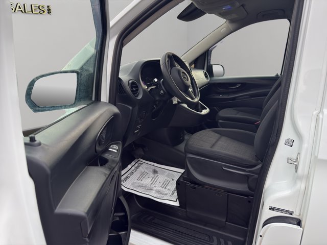 Used 2018 White Mercedes-Benz Worker image 20