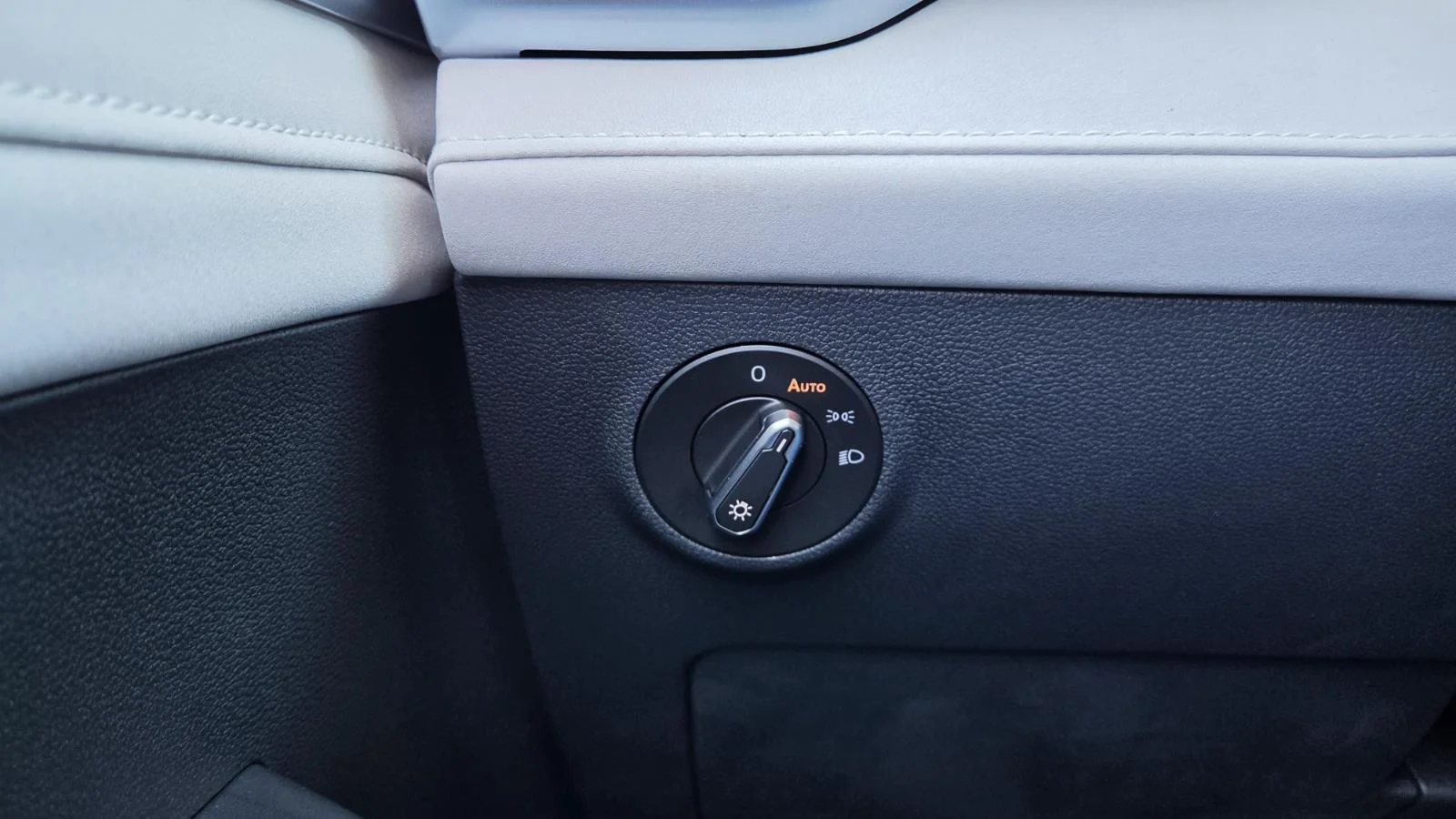 2025 Volkswagen Taos SE - Photo 25