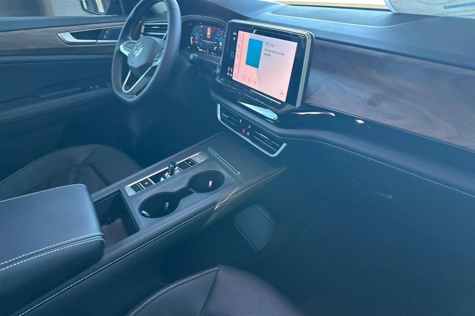 New 2026 Deep Black Pearl Volkswagen 2.0T SE image 17
