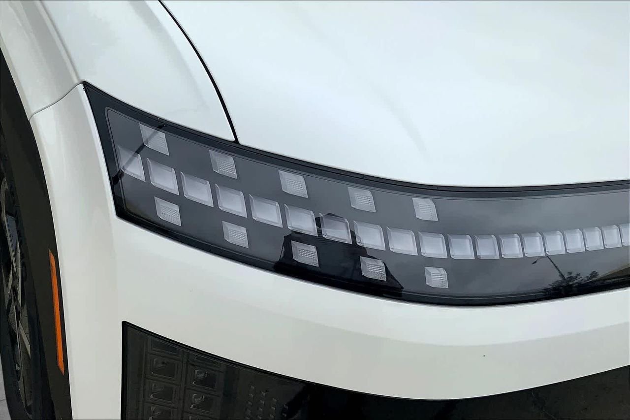 2026 Hyundai IONIQ 9 SE - Photo 13