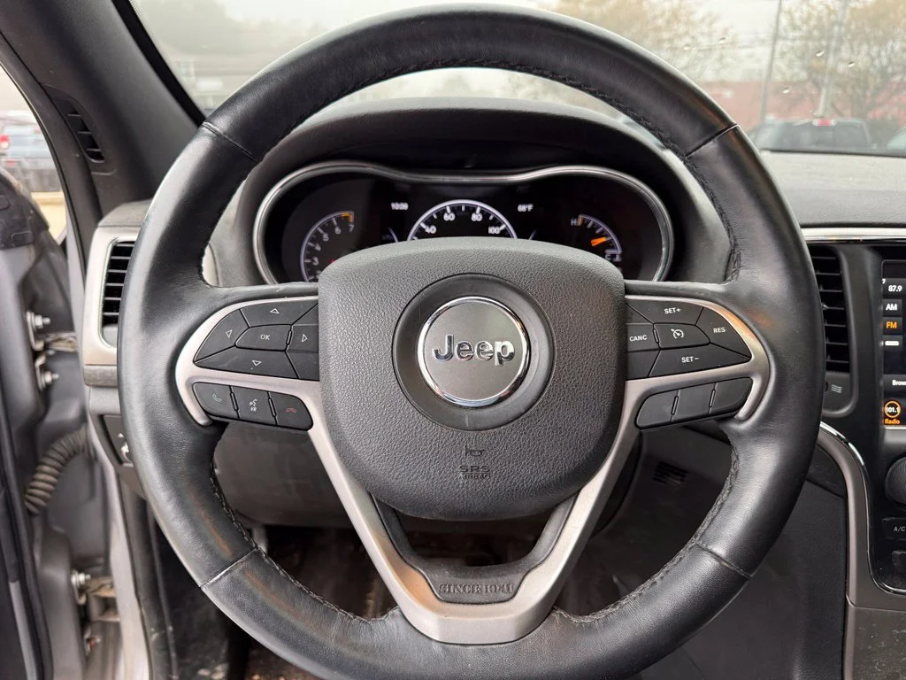 Used 2018 Silver Jeep Altitude image 14