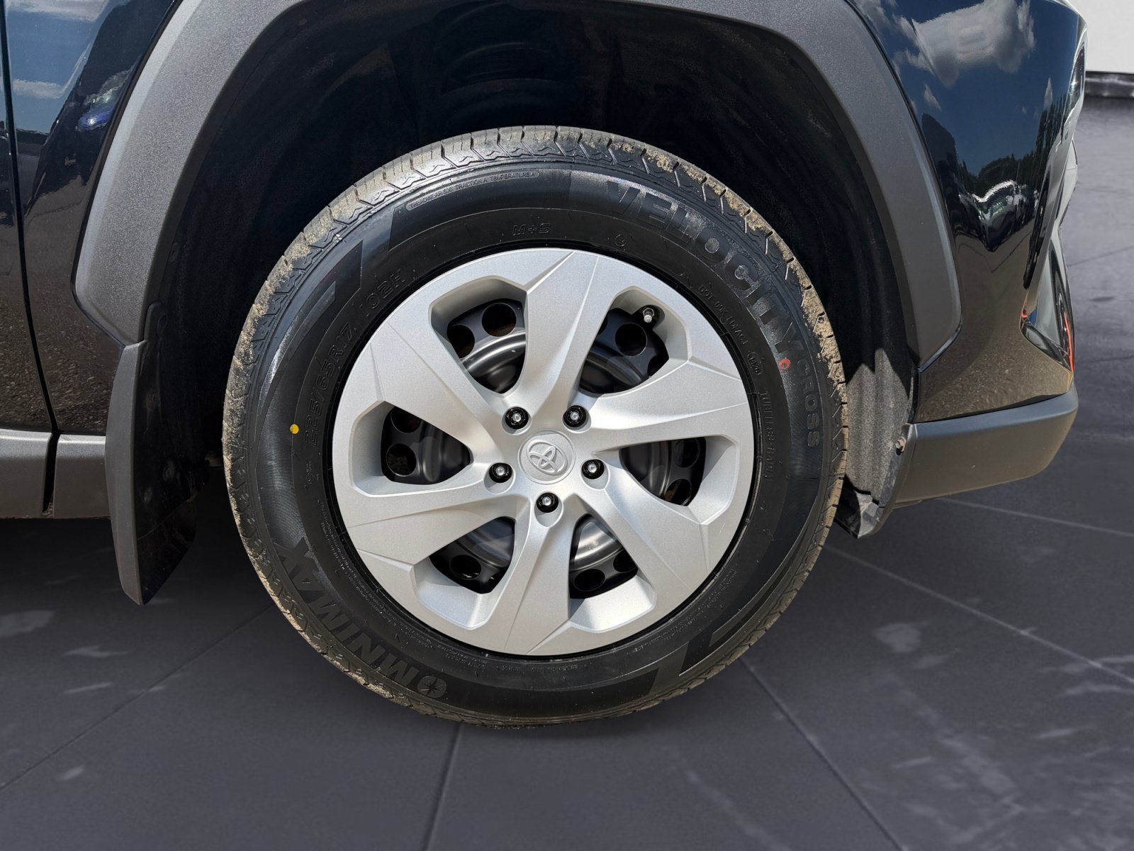 Used 2021 Midnight Black Metallic Toyota LE image 42