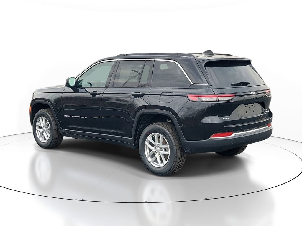 New 2026 Diamond Black Crystal Pearlcoat Jeep Laredo X image 3