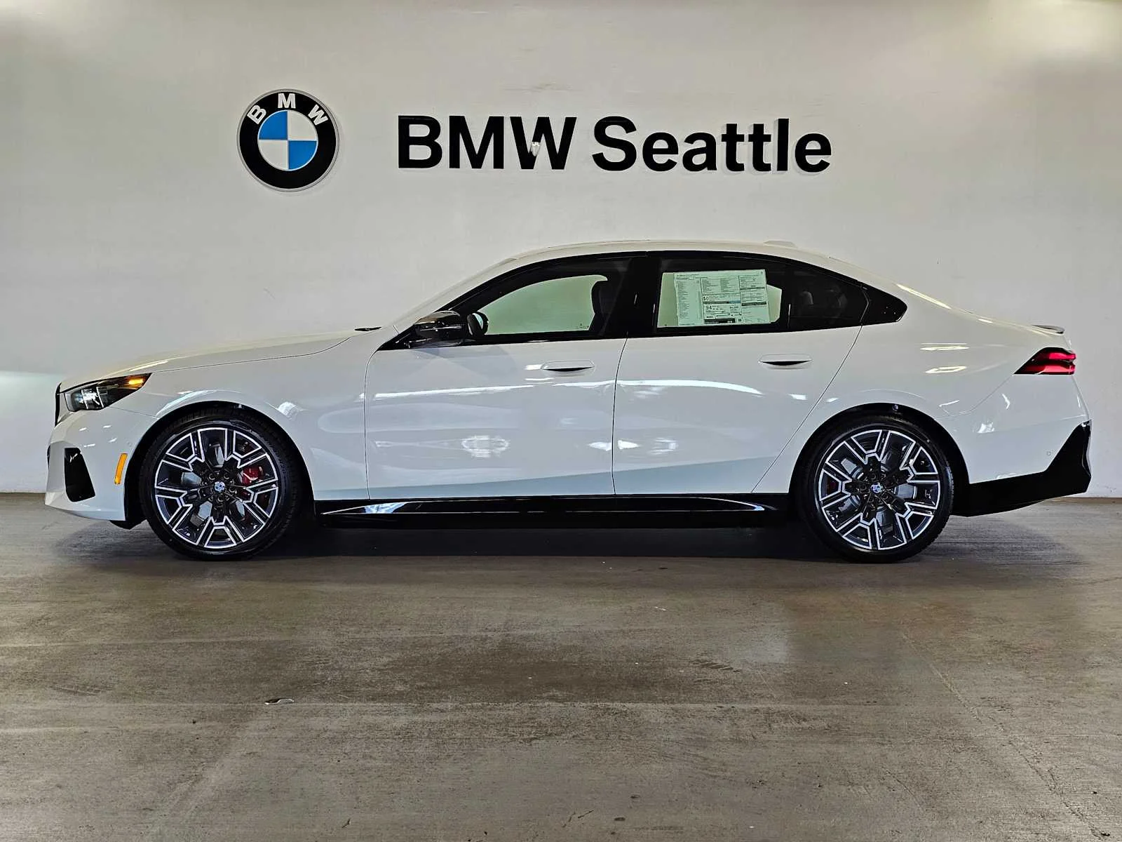 New 2026 Alpine White BMW M60 image 35