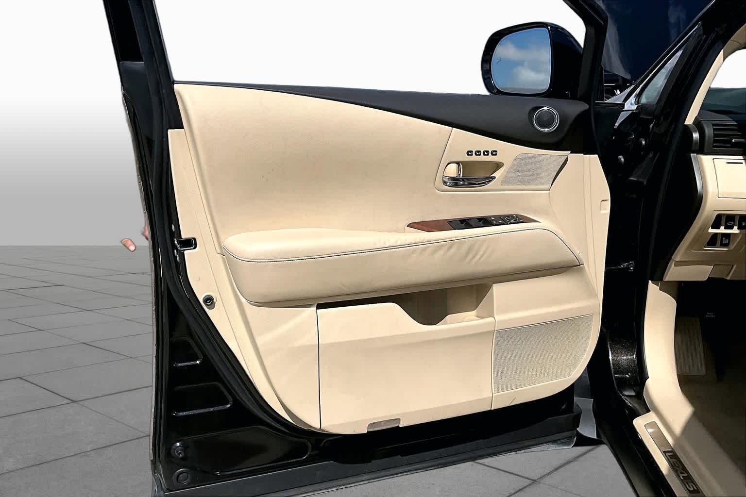 Used 2015 Stargazer Black Lexus  image 25