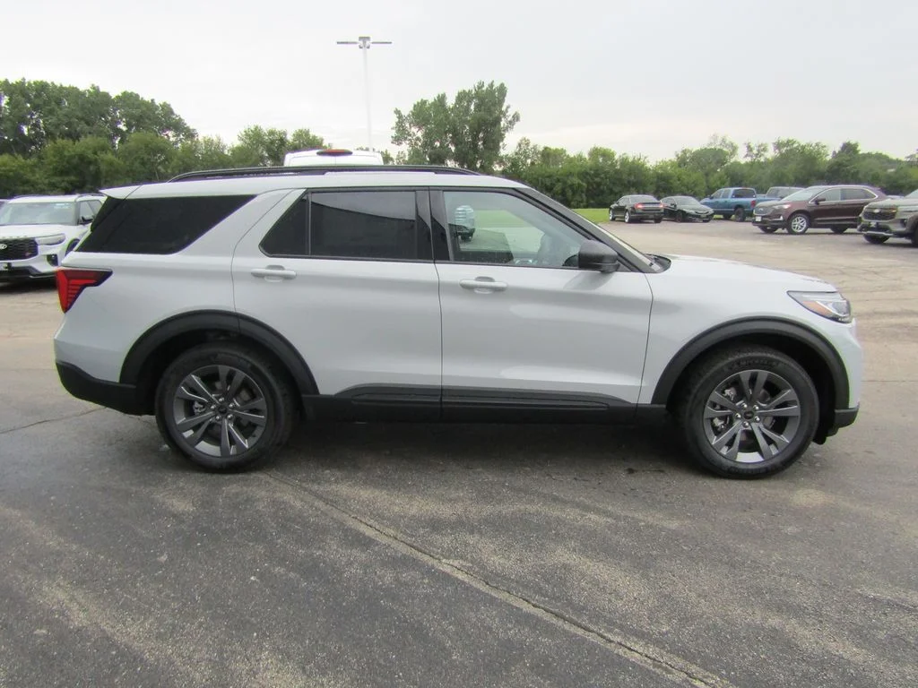 New 2027 Avalanche Gray Ford Active image 9